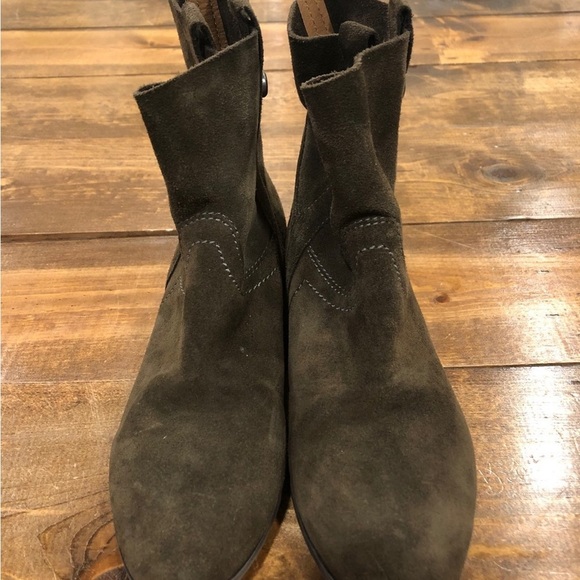 Frye • Sarah Suede Olive Shorty Booties 7.5 - Picture 4 of 11